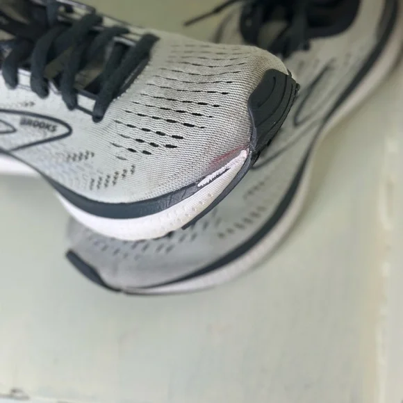 Brooks Men's Black and Gray Athletic Shoes - Picture 6 of 6